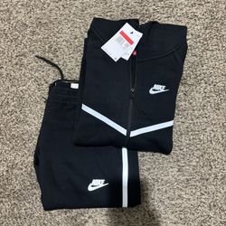 Nike Tech Reflective