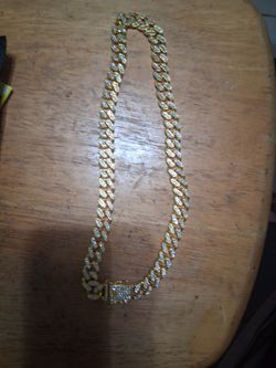 DOG NECKLACE