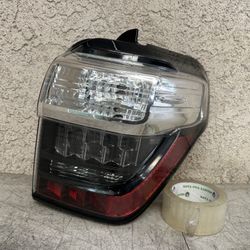 2014 - 2024 TOYOTA 4RUNNER REAR RIGHT PASSENGER SIDE OUTER TAIL LIGHT OEM