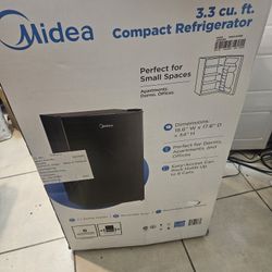 Midea Mini Fridge 3.3 Cu. Ft