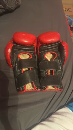 Boxing Gloves(ringside)