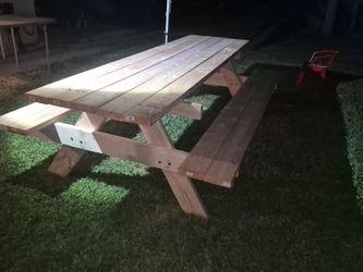 Picnic table