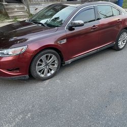 2010 Ford Taurus