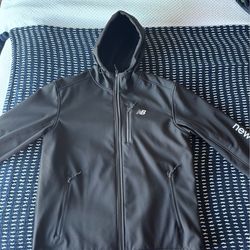 New Balance Men’s Softshell Hooded Jacket Large Black