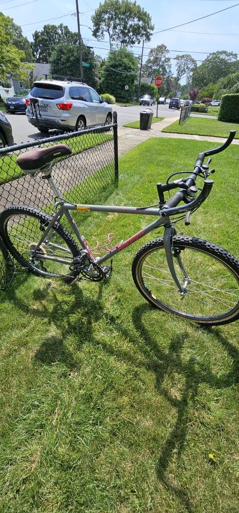 Specialized Rock Hopper Comp 26" Very Lite Weight Mountain Bike
