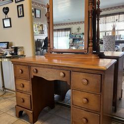 Vintage Vanity Dresser