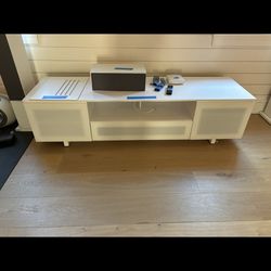 Tv Stand / Entertainment Center