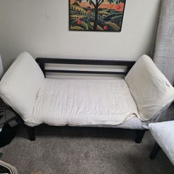 Free World Market Futon