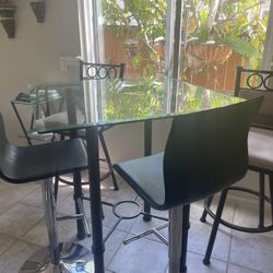 Glass Cause Dining Table  Set