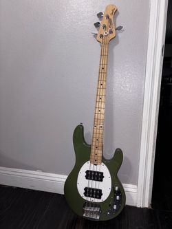 Sterling StingRay Bass