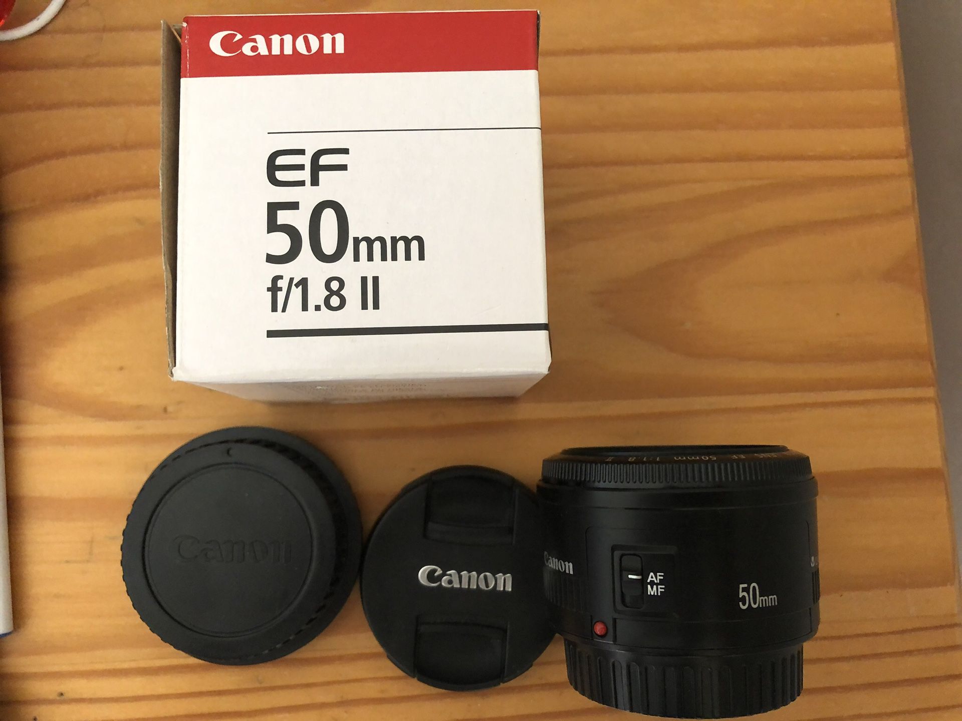 Canon EF 50mm F/1.8 II Prime Lens DSLR & Camera Strap
