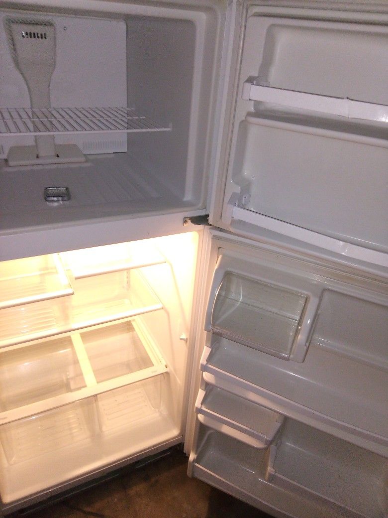 Whirlpool 19.0 Cu Ft Fridge/Freezer