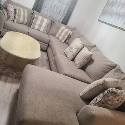 Sectional W Pull Out Full Size  Bed  Also 2 Coffee Tables