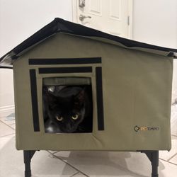 Heated Cat House 