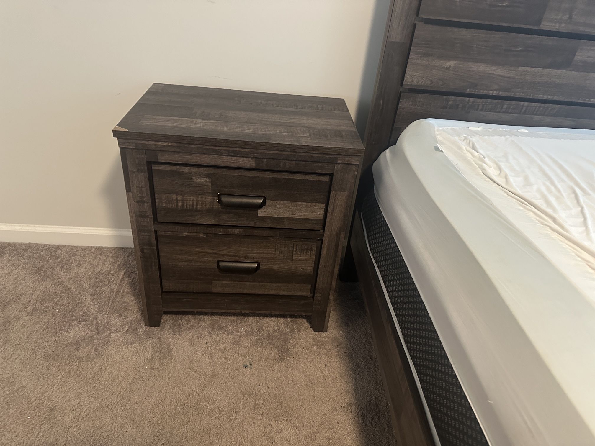 Bed With 2 End table