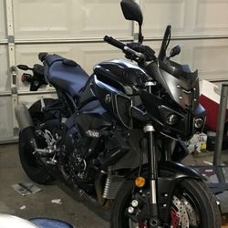 2017 Yamaha FZ10