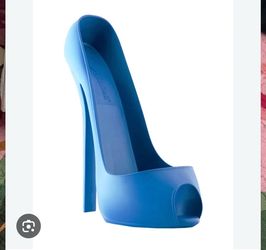Flat iron or curling iron holder