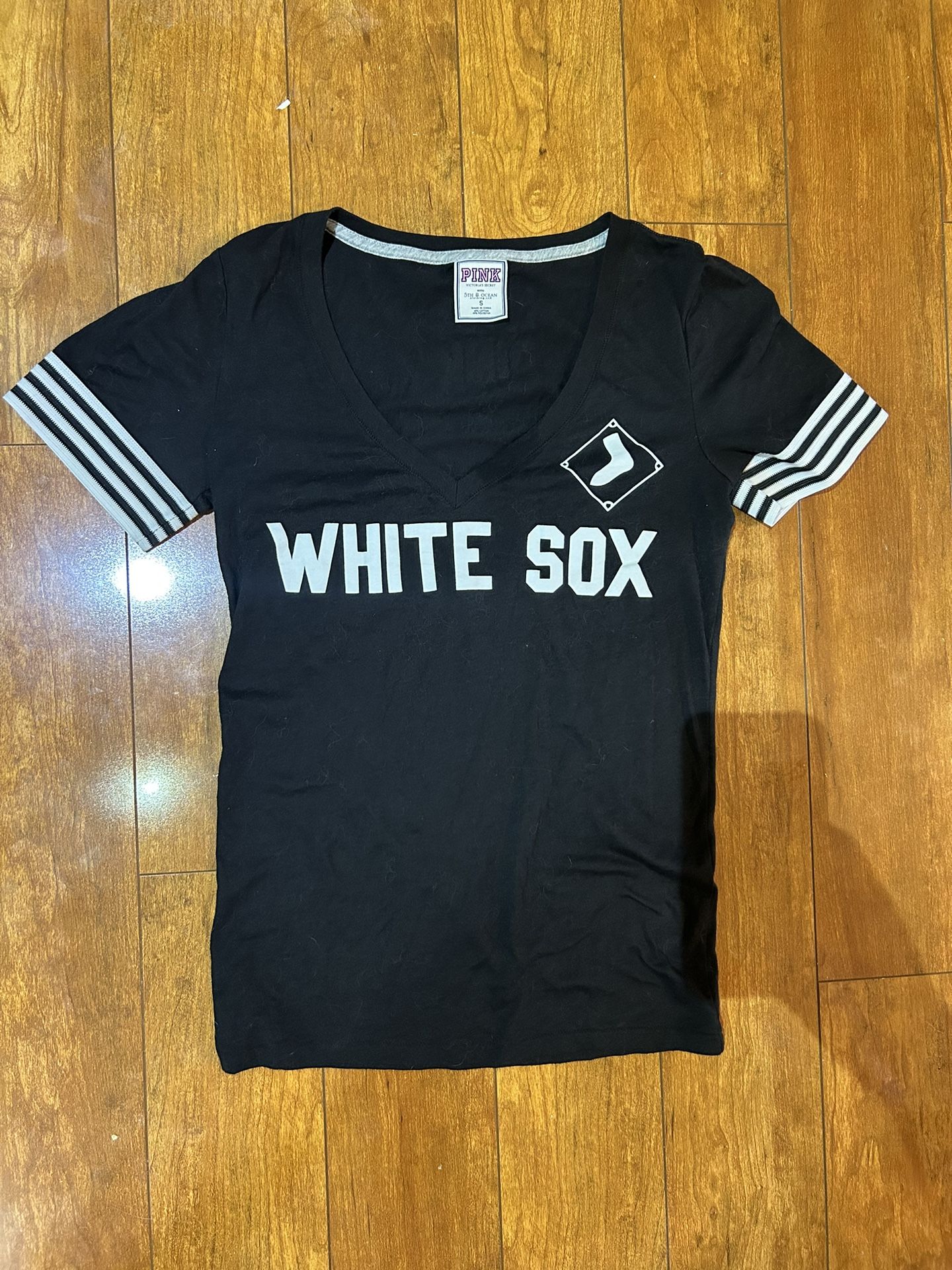 Victoria’s Secret PINK Chicago White Sox T Shirt small