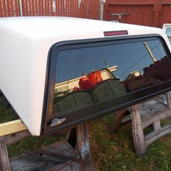 6 Foot White Camper Shell
