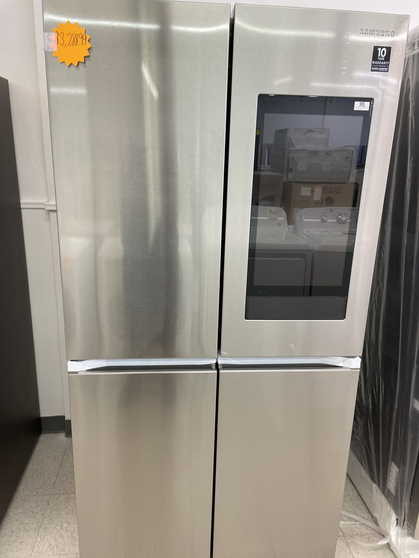 🥳Samsung Refrigerator with family hub and beverage center🥳
