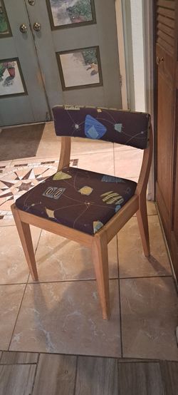 Mid century modern 1950s singer sewing chair with seat storrage