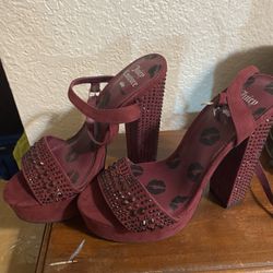 JUICY COUTURE PLATFORMS. MAROON SIZE 7 1/2
