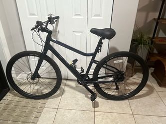 Cannondale Treadwell 2 Hybrid Bike, 9 speed - Size M - Midnight Blue - Clean