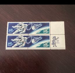 ASTRONAUT STAMPS #1331  & 1332 5 cents