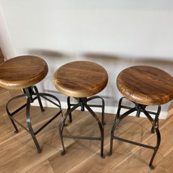 3 Adjustable Height Swivel Bar Stools 
