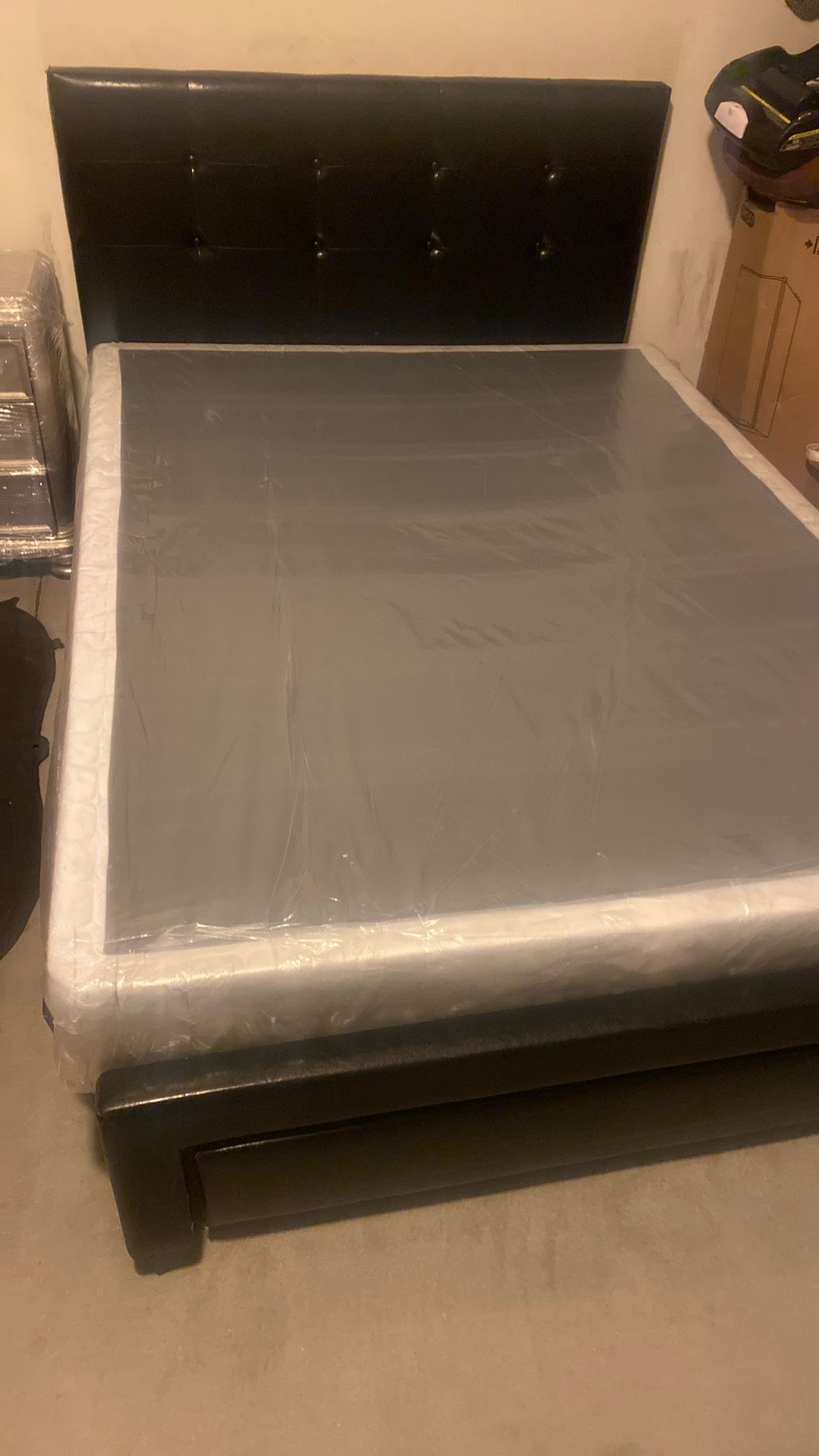 Bed frame And Box Spring Brand New Great Condition