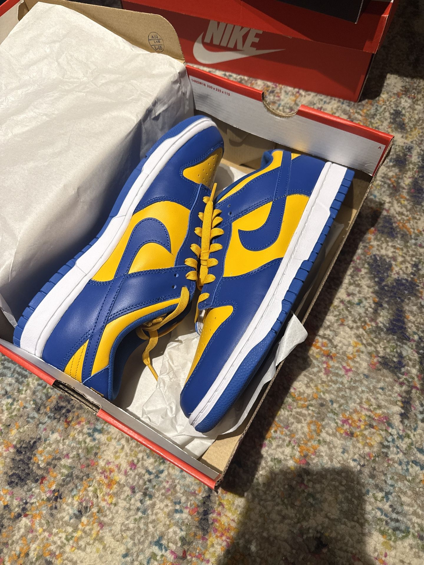 Nike Dunks- UCLA