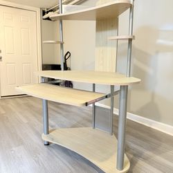 Corner Desk: Kids Study Room