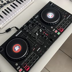Numark DJ Controller Mixtrack Platinum FX