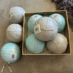 Round balls, decor, display