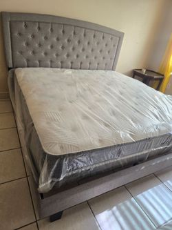 King sizes bed with Mattress beautyrest