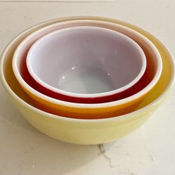 Vintage Pyrex Mixing Bowls