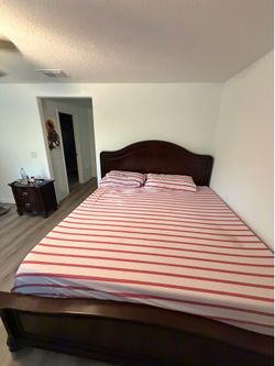 Beautiful king side bed set with the mattress