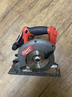 Milwaukee M18 Fuel Circular Saw