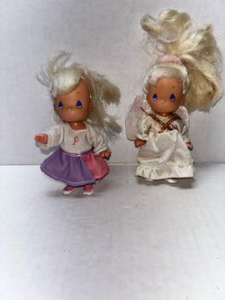 2 vintage precious moment dolls 4” doll