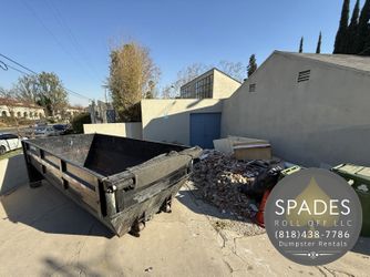 Roll Off Dumpsters Available 6,14, 21 Yards 