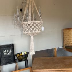 MACRAME PLANT HANGER