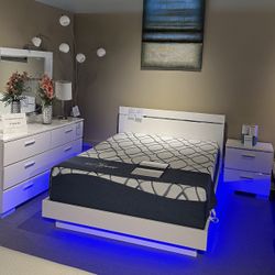Queen Bed, Dresser, Mirror And Nightstand 