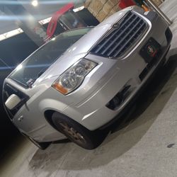 2008 Chrysler town &  country touring edition 