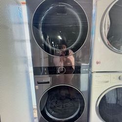 LG Washer/Dryer Tower (GAS) 2024 Model