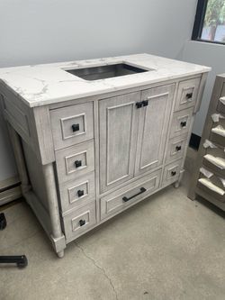 Bathroom vanity cabinet 42” solid mango Quartz top with sink and backsplash