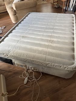 AeroBed Electric Air Mattress with Built-In Pump & Remote/ Queen