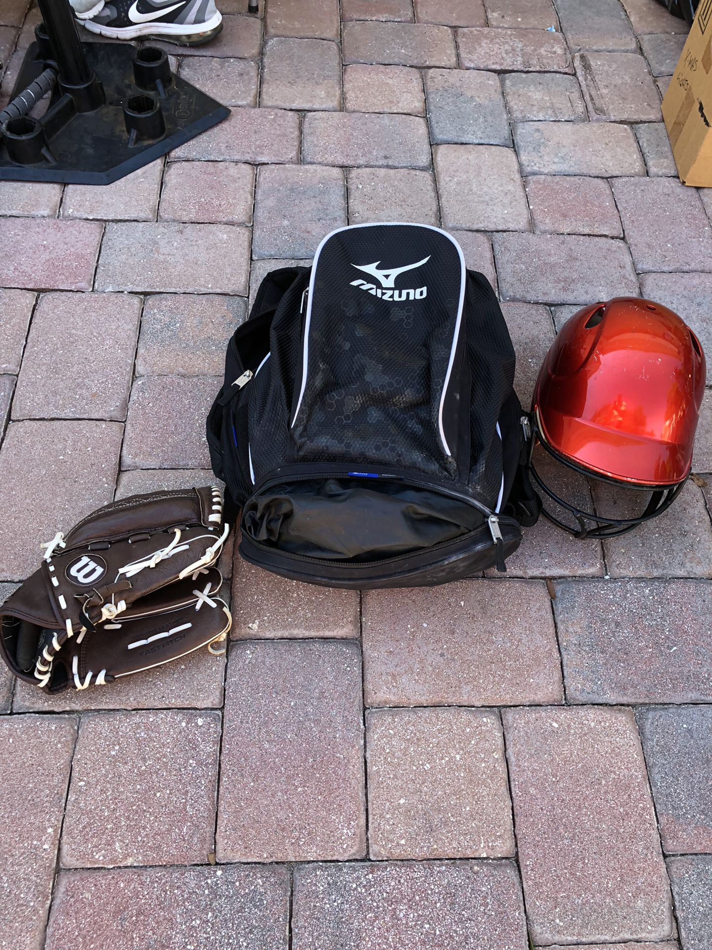 Mizuno Softball bag, helmet and glove