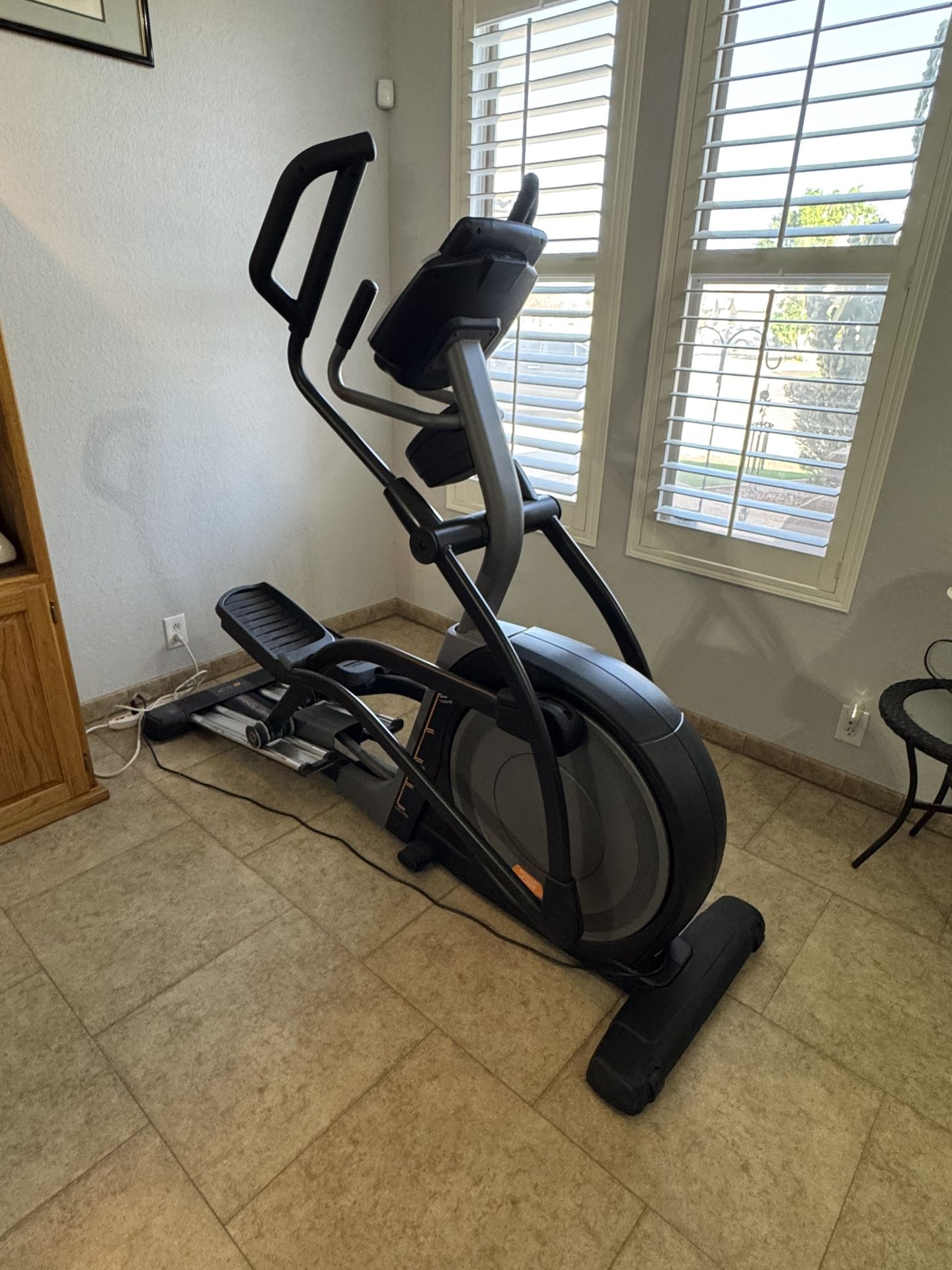 NordicTrack E 11.7 Elliptical Bike