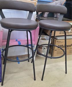 Round metal chairs 2x