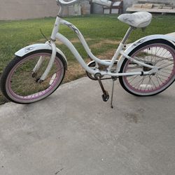 Electra Girls "Little Betty" beach cruiser bike 20"